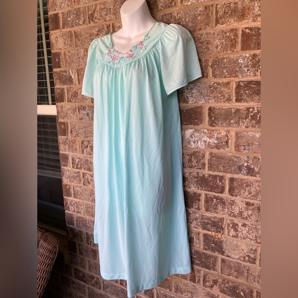 Shadowline Nightgown Roses Size Small Vintage - Picture 6 of 10
